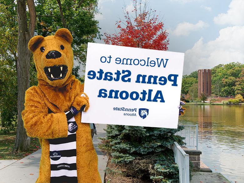 The Nittany Lion mascot holding up a sign reading Welcome to <a href='http://uatevents.pronewport.com'>十大网投平台信誉排行榜</a>阿尔图纳分校